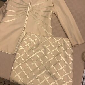 LULU BRAVO WOMEN TWO PIECES DRESS SUIT BEIGE SIZE 14 100%WOOL